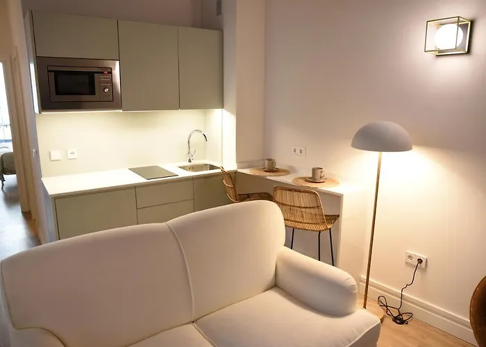 Honest Sevilla Apartments Σεβίλλη