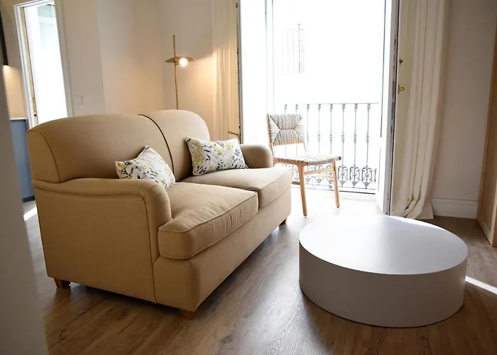 Honest Sevilla Apartments * Σεβίλλη